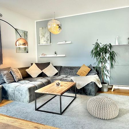 5ZKB Komfortables Haus Emma mit kleinem Garten und Stellplätzen in Süd-Oldenburg Exterior foto