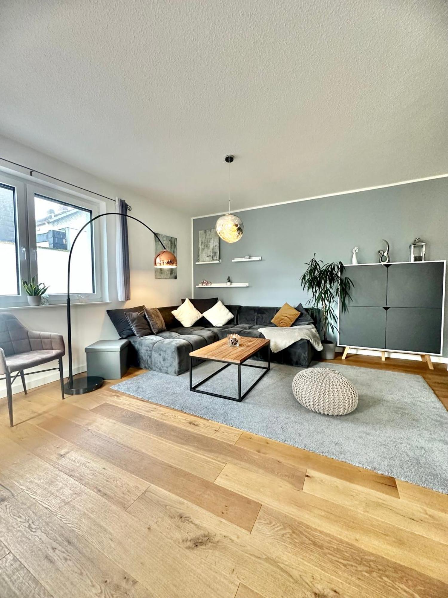 5ZKB Komfortables Haus Emma mit kleinem Garten und Stellplätzen in Süd-Oldenburg Exterior foto